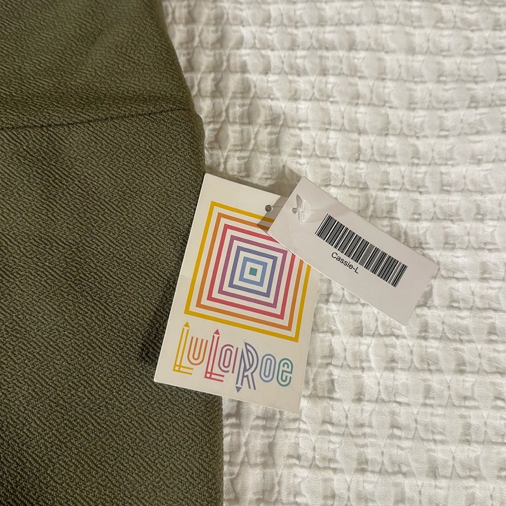 LuLaRoe Women’s Cassie Pencil Skirt/Size: L /Color: Moss Green (NWT) - Picture 2 of 7